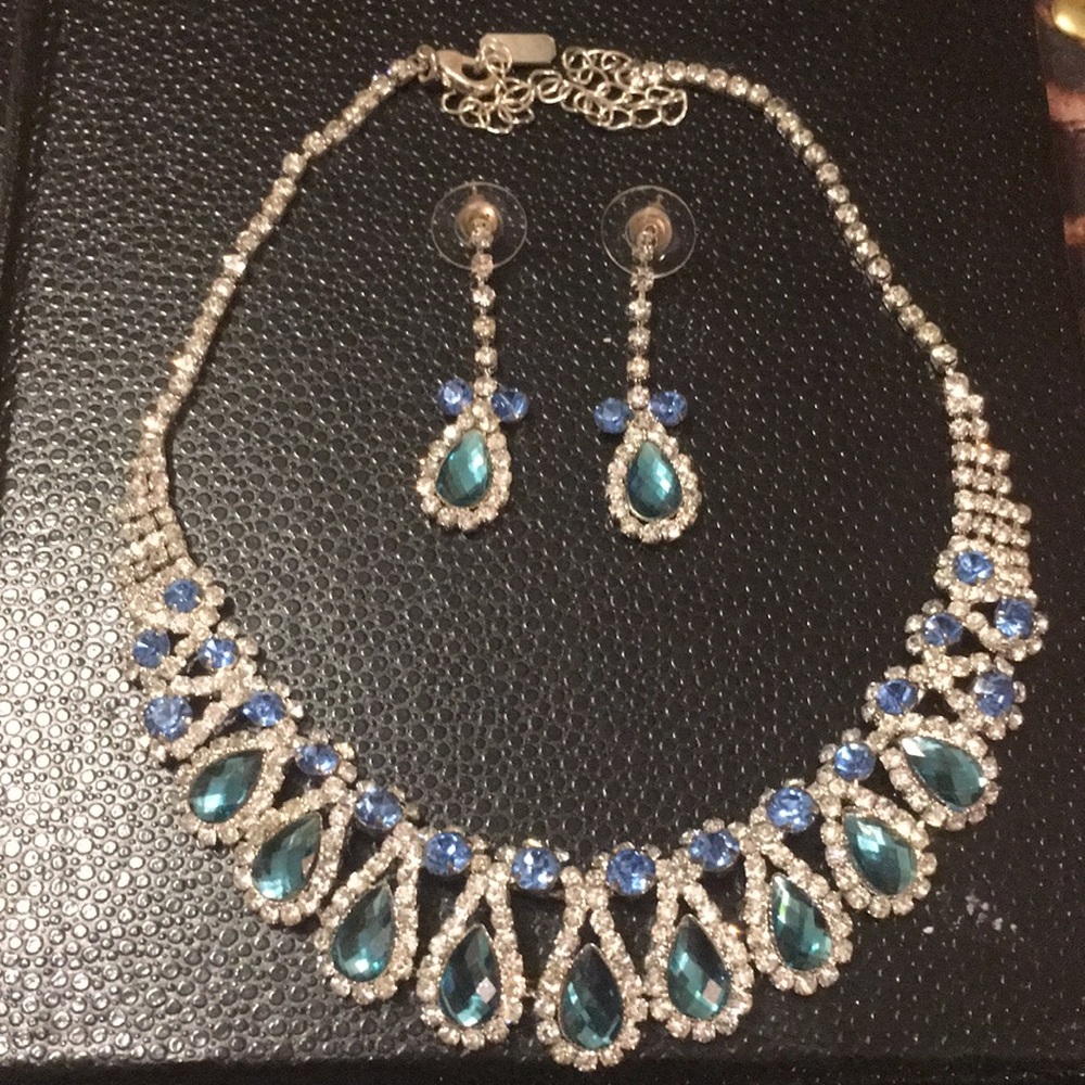 Diamond earrings set